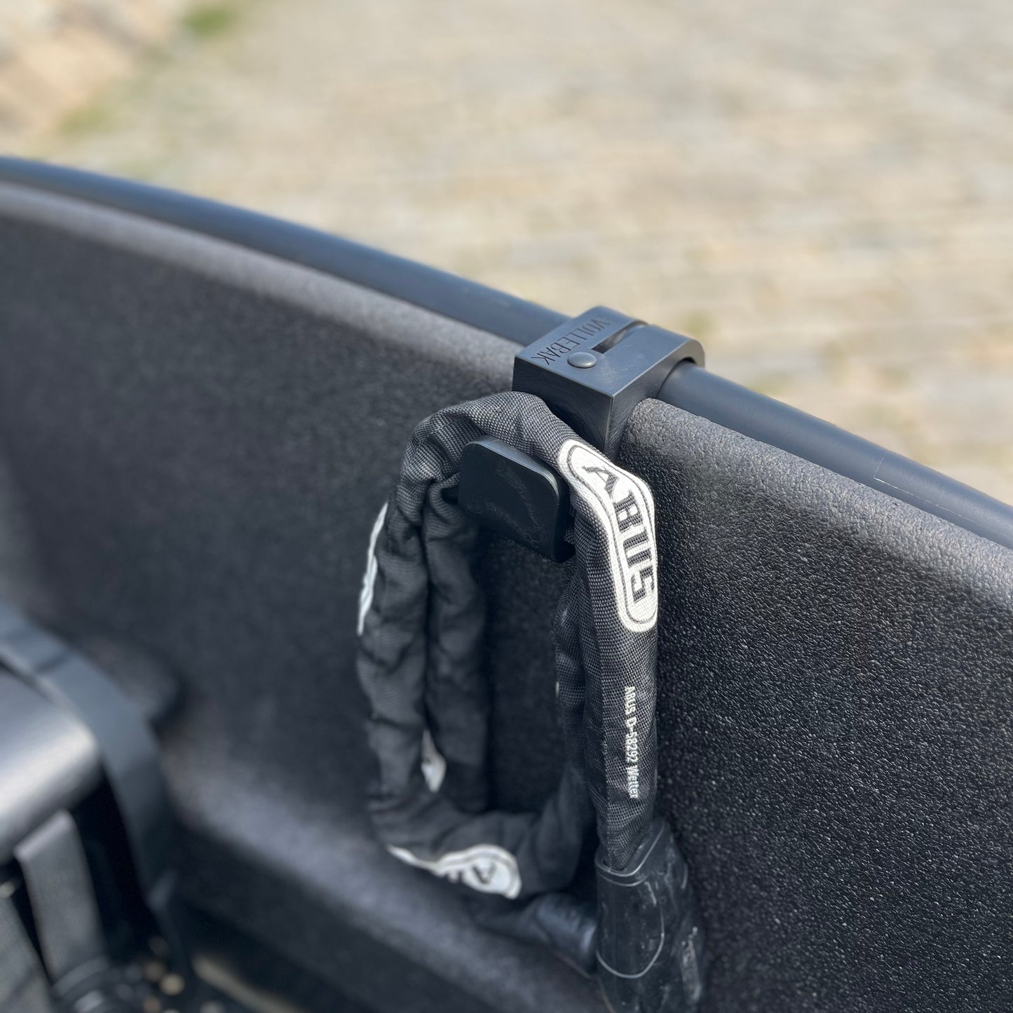 Urban Arrow Family Hook