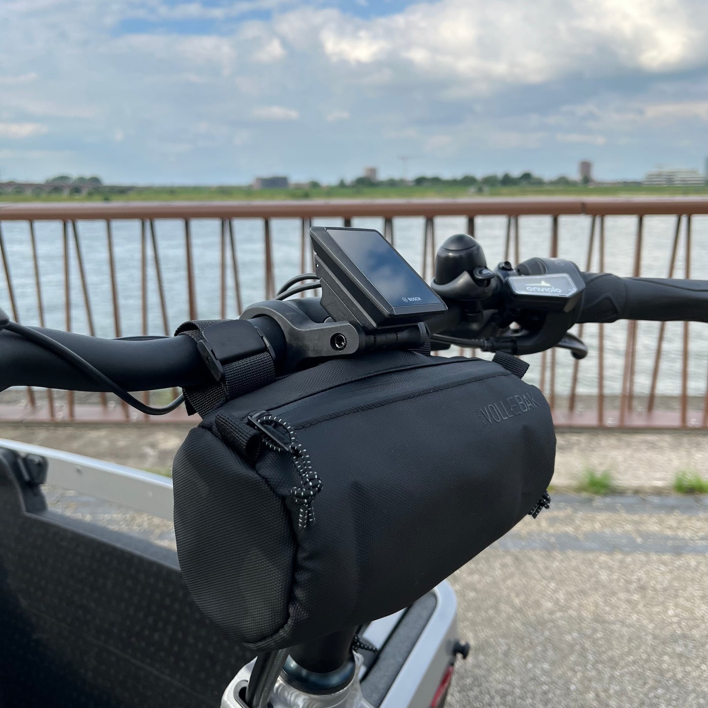 Cargo bike handlebar bag