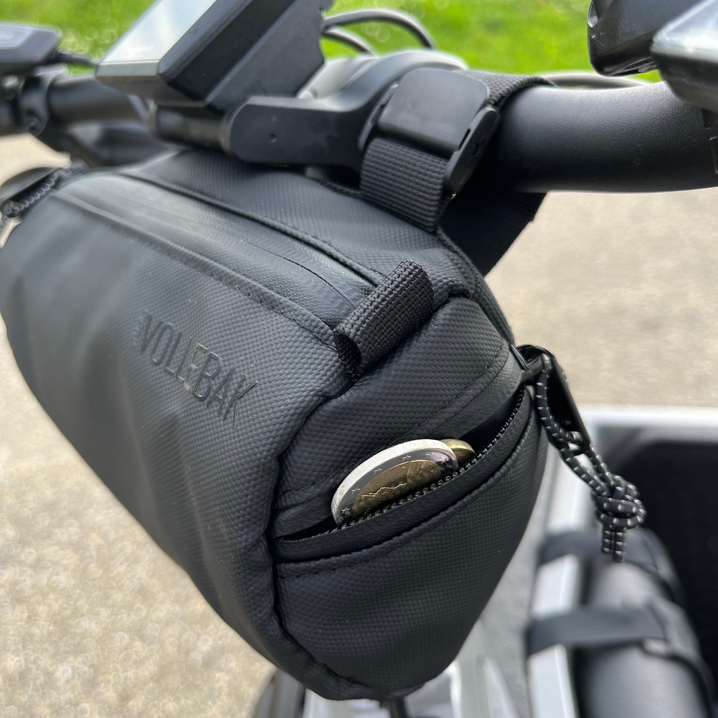 Cargo bike handlebar bag