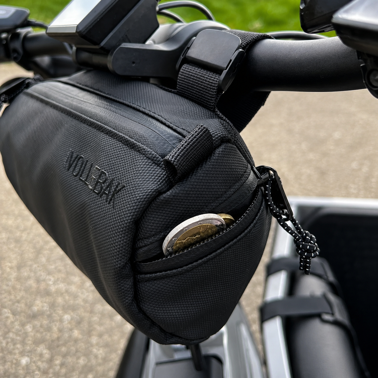 Cargo bike handlebar bag